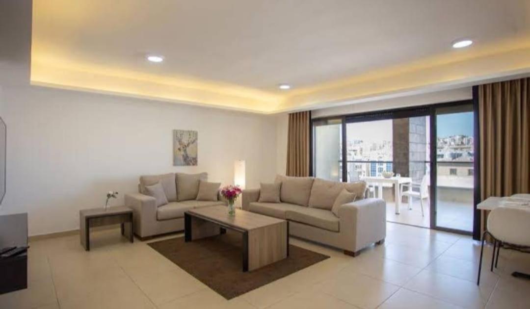 Triple A Hotel Suites Amã Exterior foto